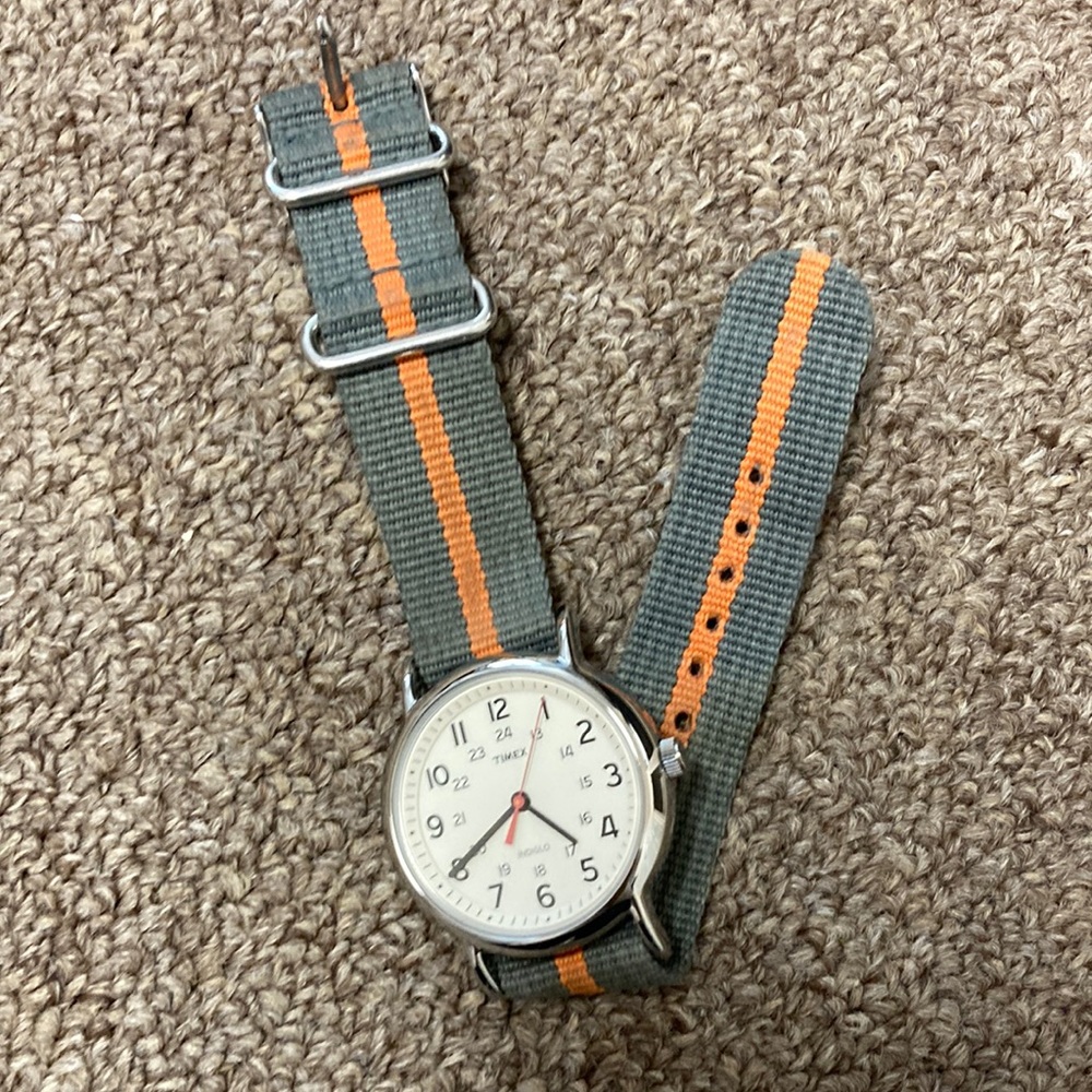 Timex Unisex T2N647 Weekender 38mm: Working